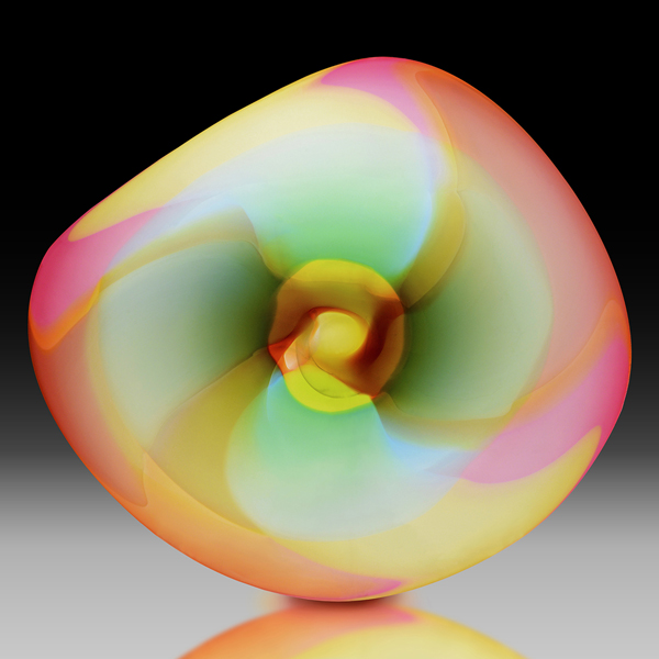 Please submit images that are 600 x 600 pixels square to represent your online art store.